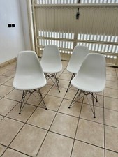 Eames Plastic Side Chair DSR