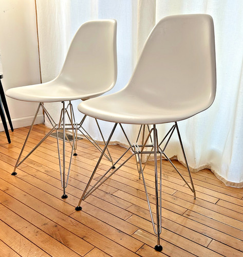 Pair eames molded plastic - pair,