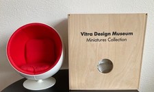 Sedia a sfera in miniatura