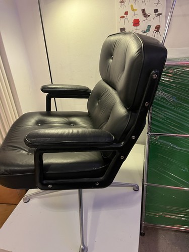 Vitra eames lobby chair 104 - chair, es